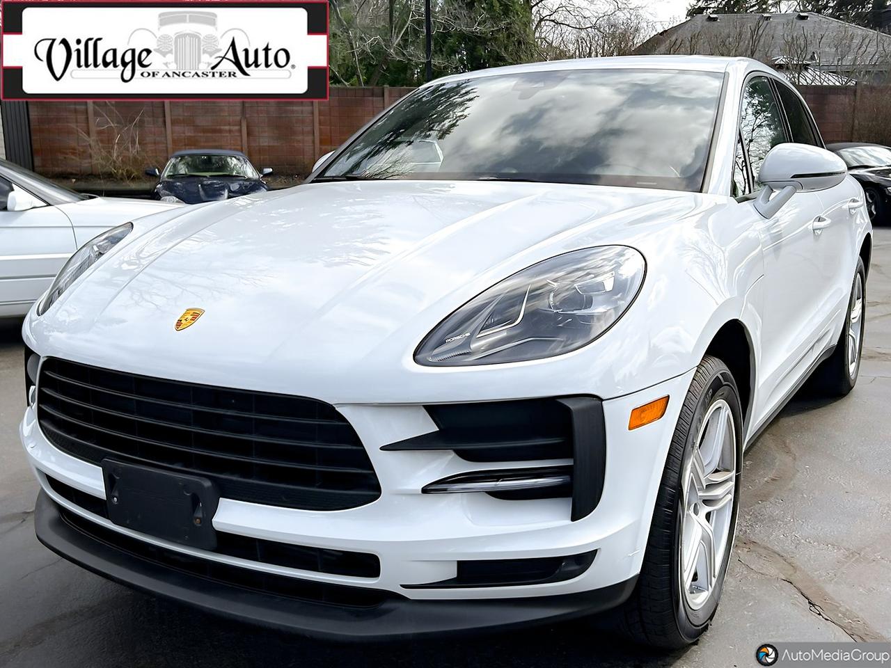 2021 Porsche Macan AWD Photo