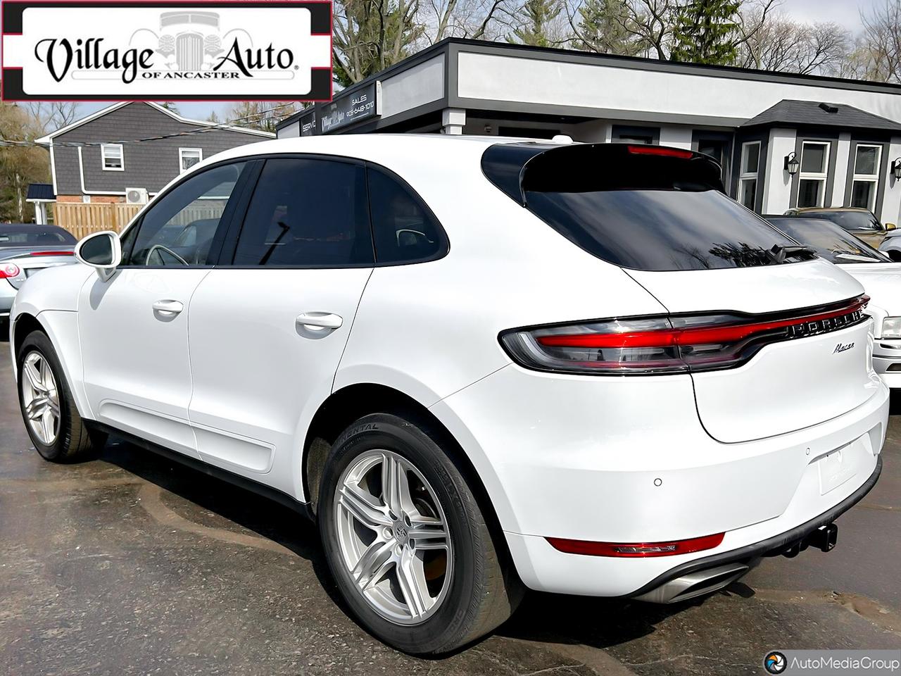 2021 Porsche Macan AWD Photo