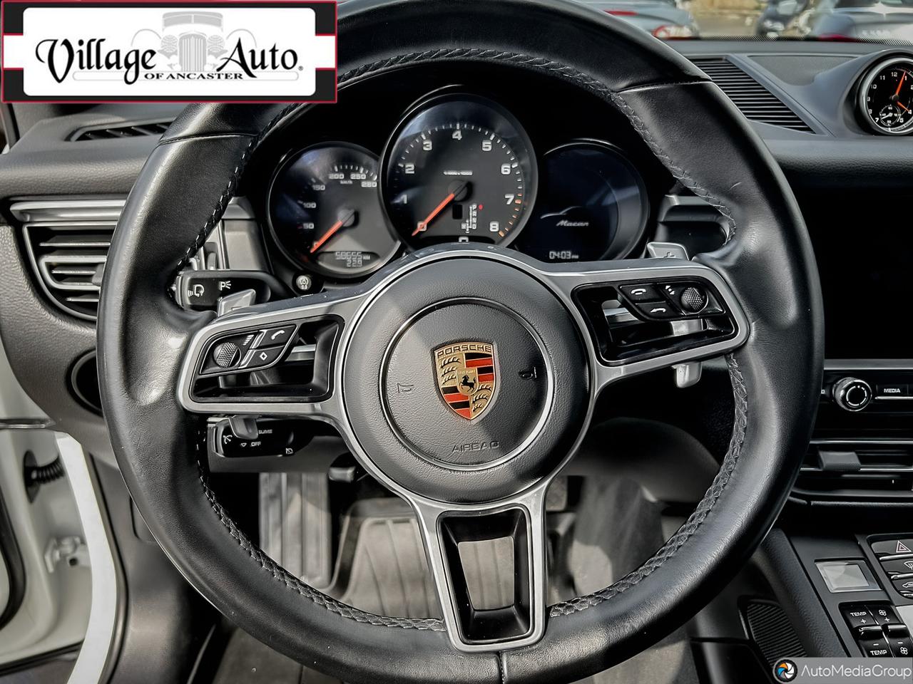2021 Porsche Macan AWD Photo