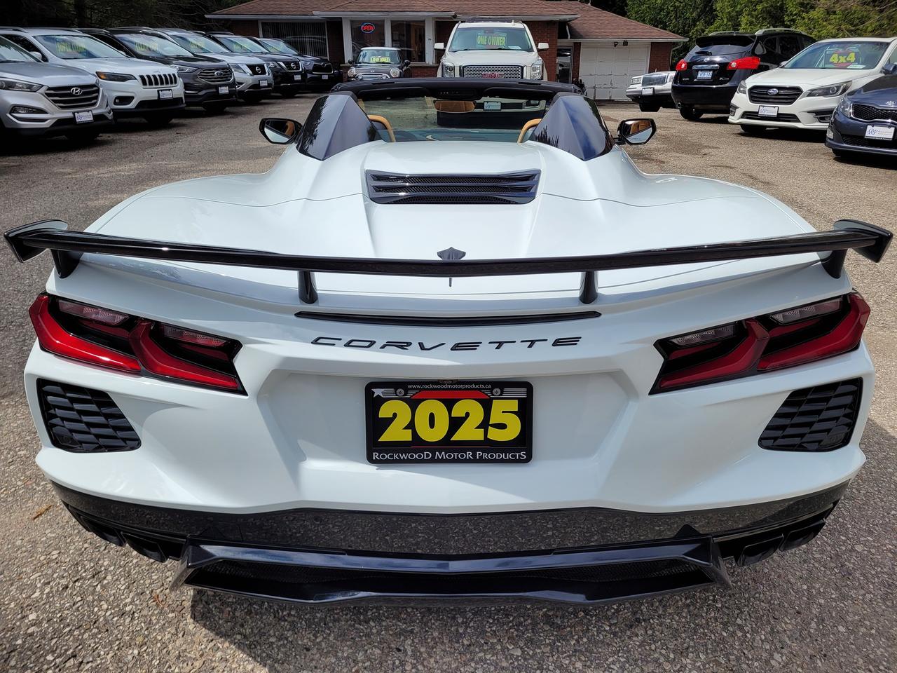 2025 Chevrolet Corvette Stingray 2LT 2dr Stingray Conv w/2LT No Freight PDI Luxury Tax! Photo3