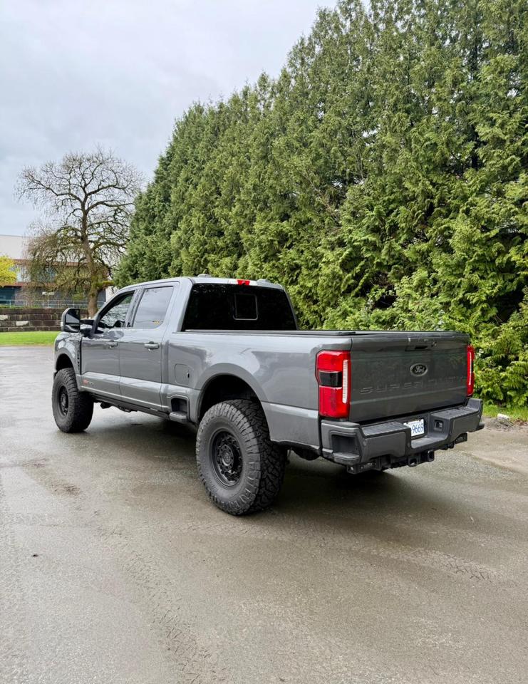 2026 Ford F-350 Lariat Photo3