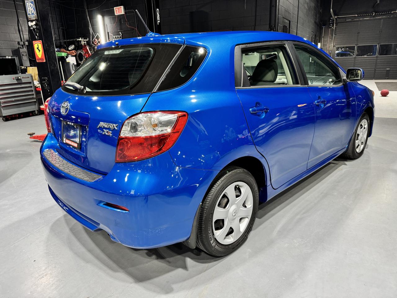 2009 Toyota Matrix 4dr Wgn Auto XR FWD Photo4