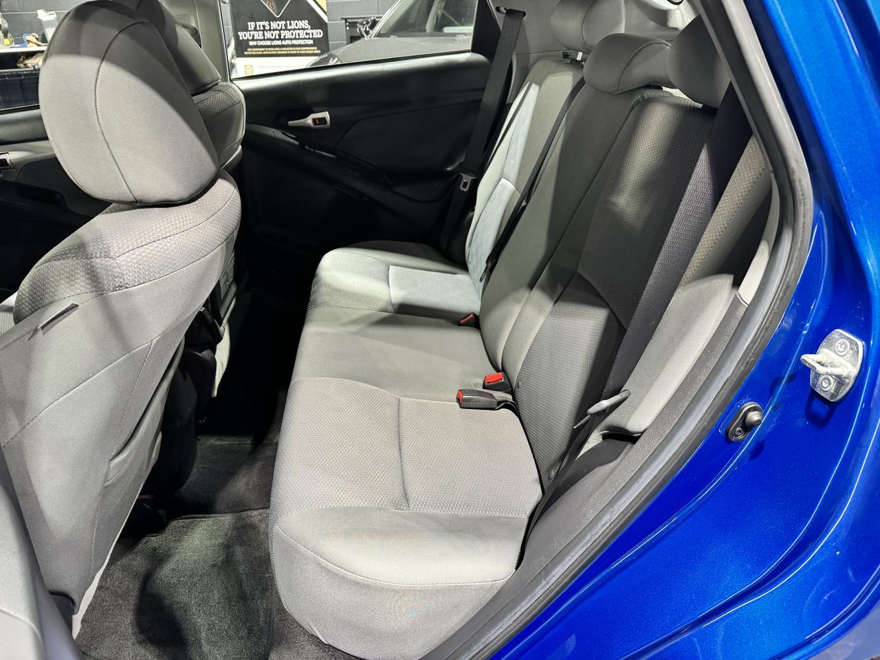 2009 Toyota Matrix 4dr Wgn Auto XR FWD Photo