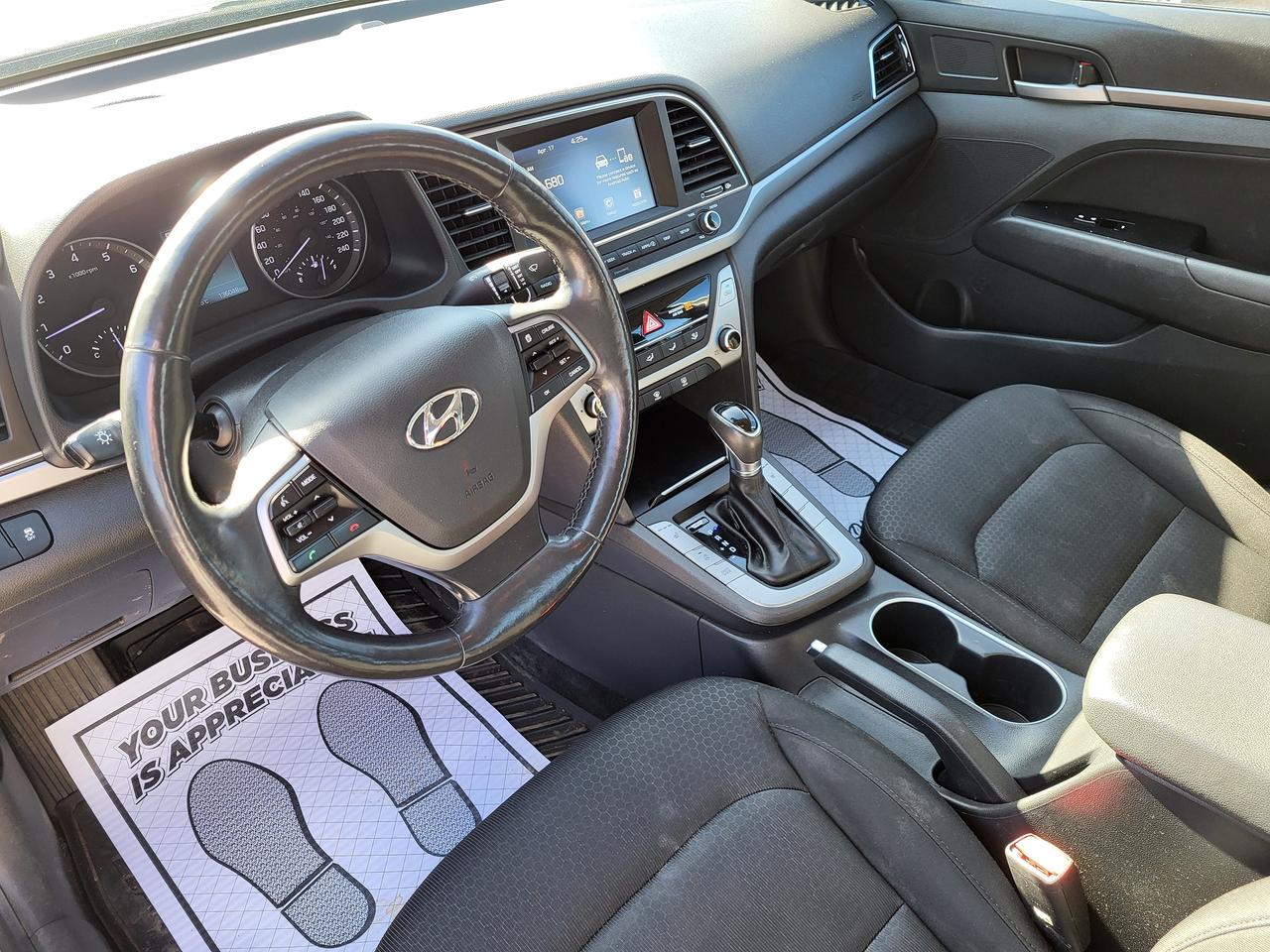 2017 Hyundai Elantra GL Photo4