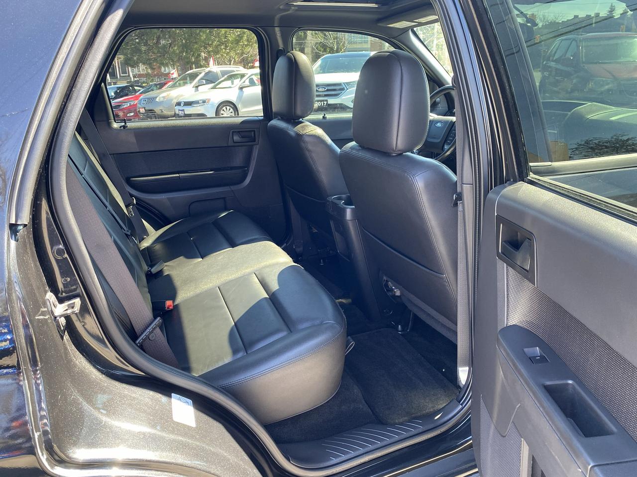 2011 Ford Escape XLT/Clean Carfax/4WD/Automatic/Bluetooth Photo