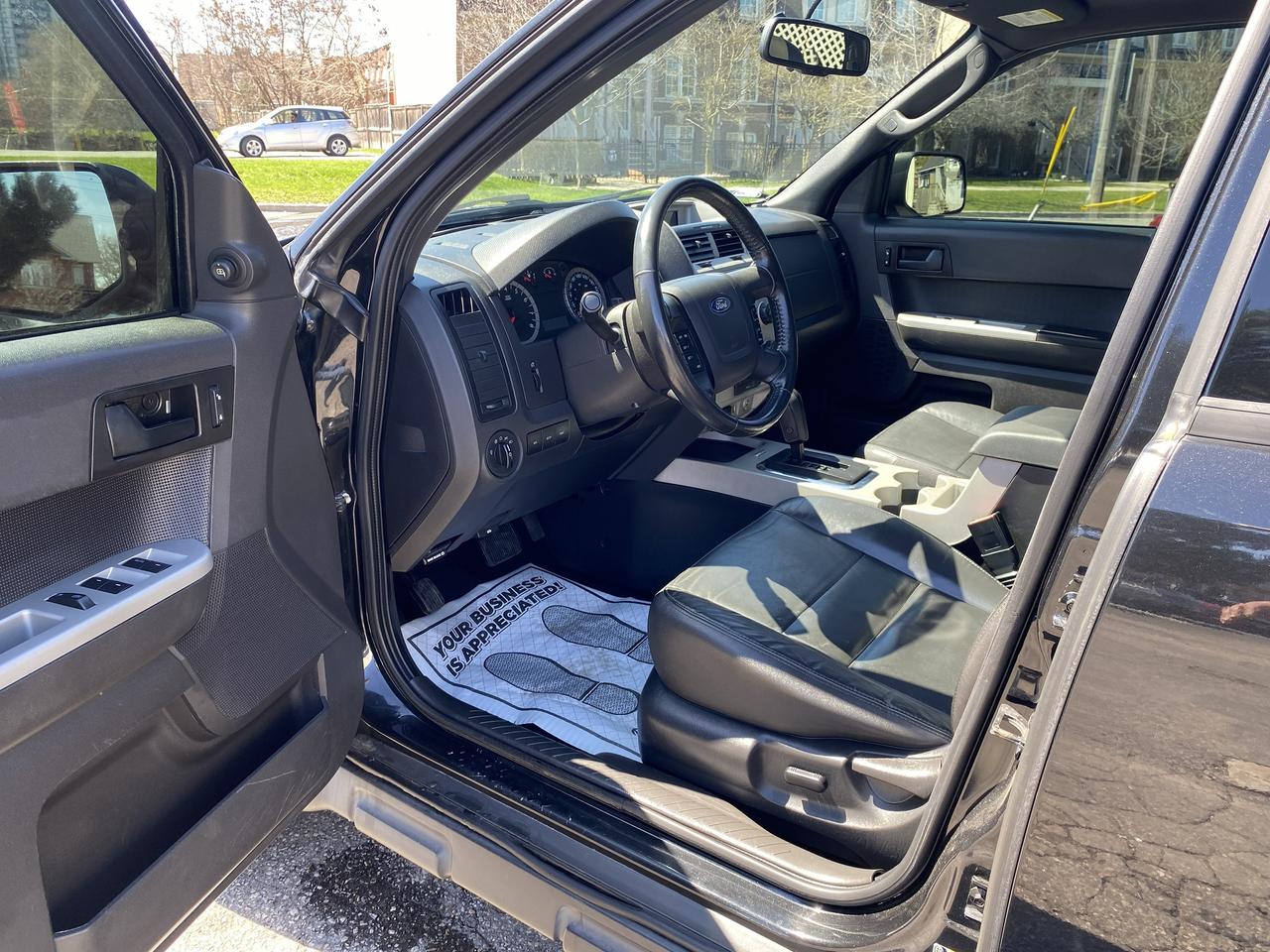 2011 Ford Escape XLT/Clean Carfax/4WD/Automatic/Bluetooth Photo
