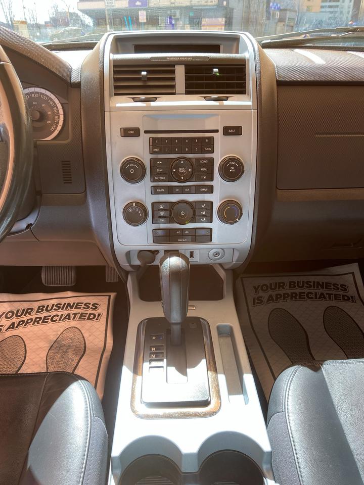 2011 Ford Escape XLT/Clean Carfax/4WD/Automatic/Bluetooth Photo