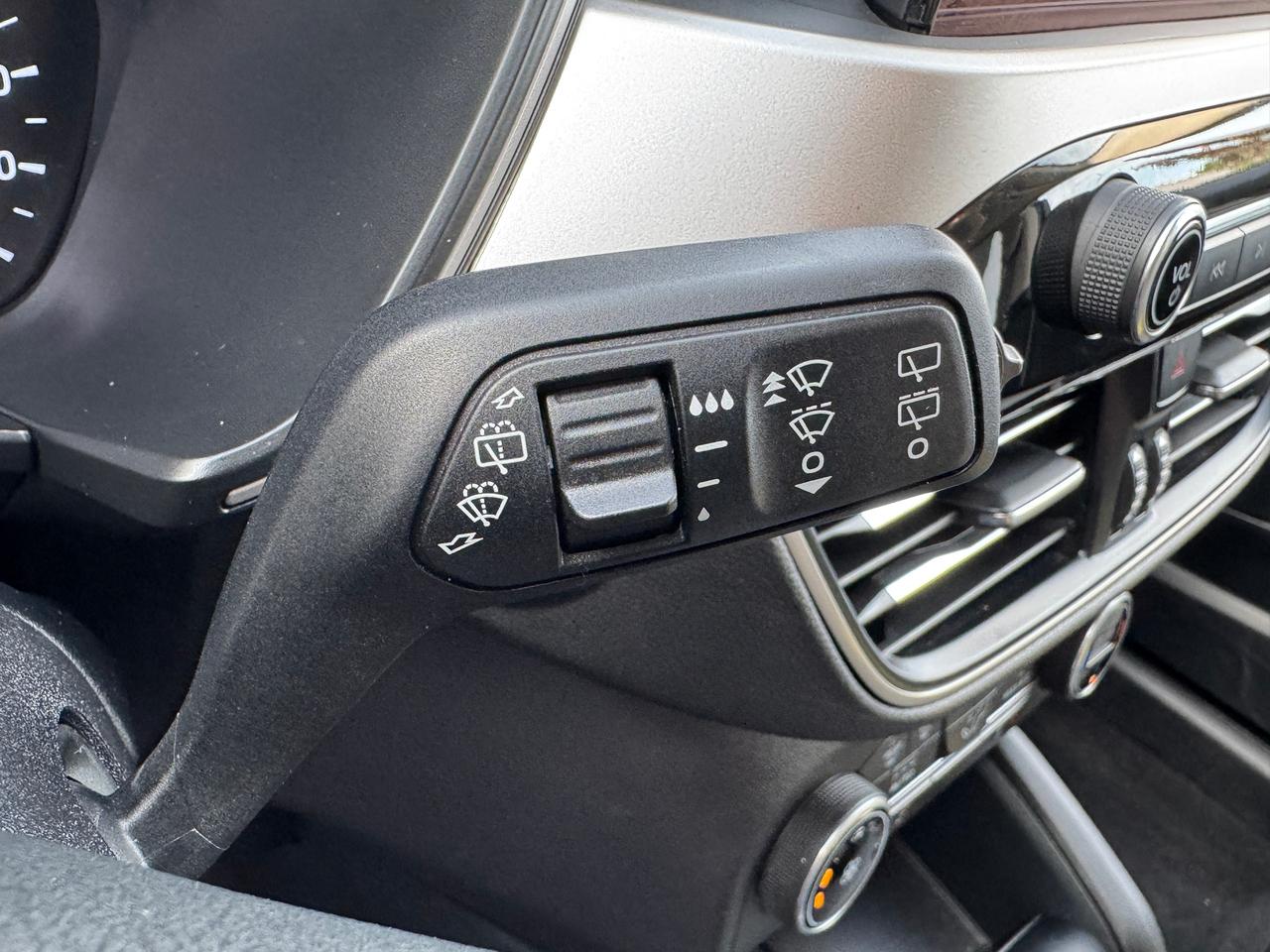 2020 Ford Escape SE+ApplePlay+ONE OWNER+CLEAN CARFAX Photo