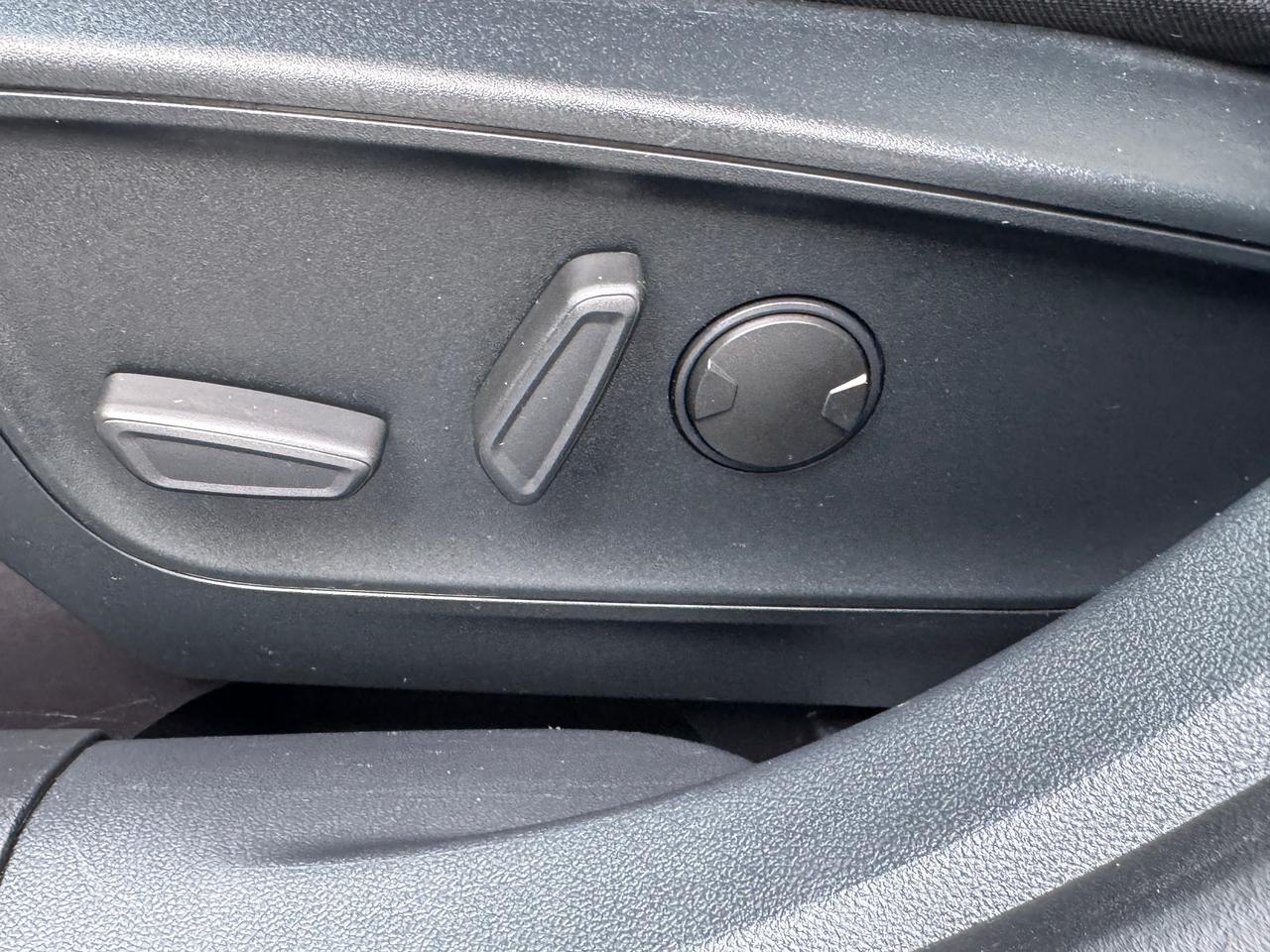 2020 Ford Escape SE+ApplePlay+ONE OWNER+CLEAN CARFAX Photo
