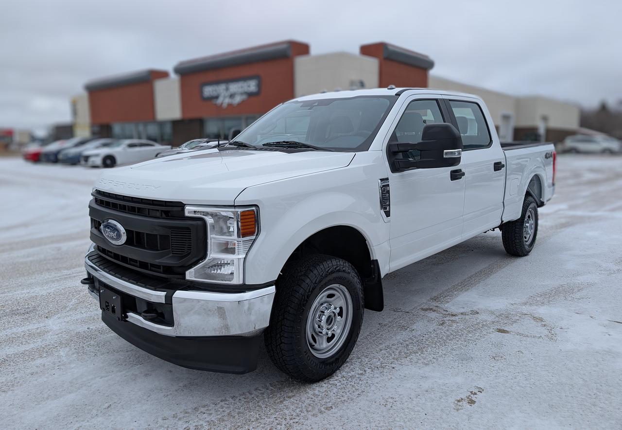 Used 2022 Ford SUPER DUTY F-250 SRW XL | LOW KMS | 6 PASSENGER for sale in Steinbach, MB