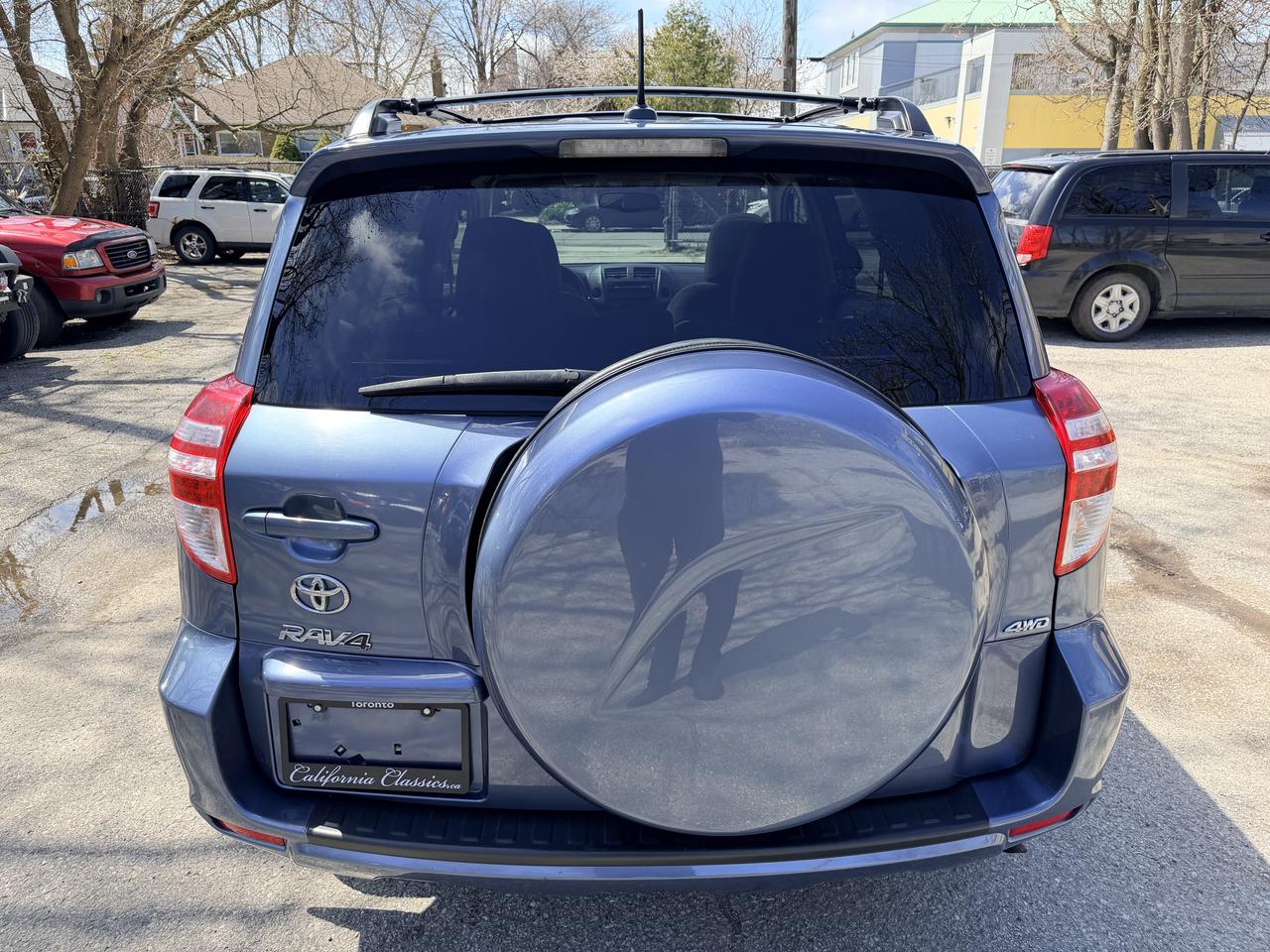 2012 Toyota RAV4 SPORT! - 4WD Photo3