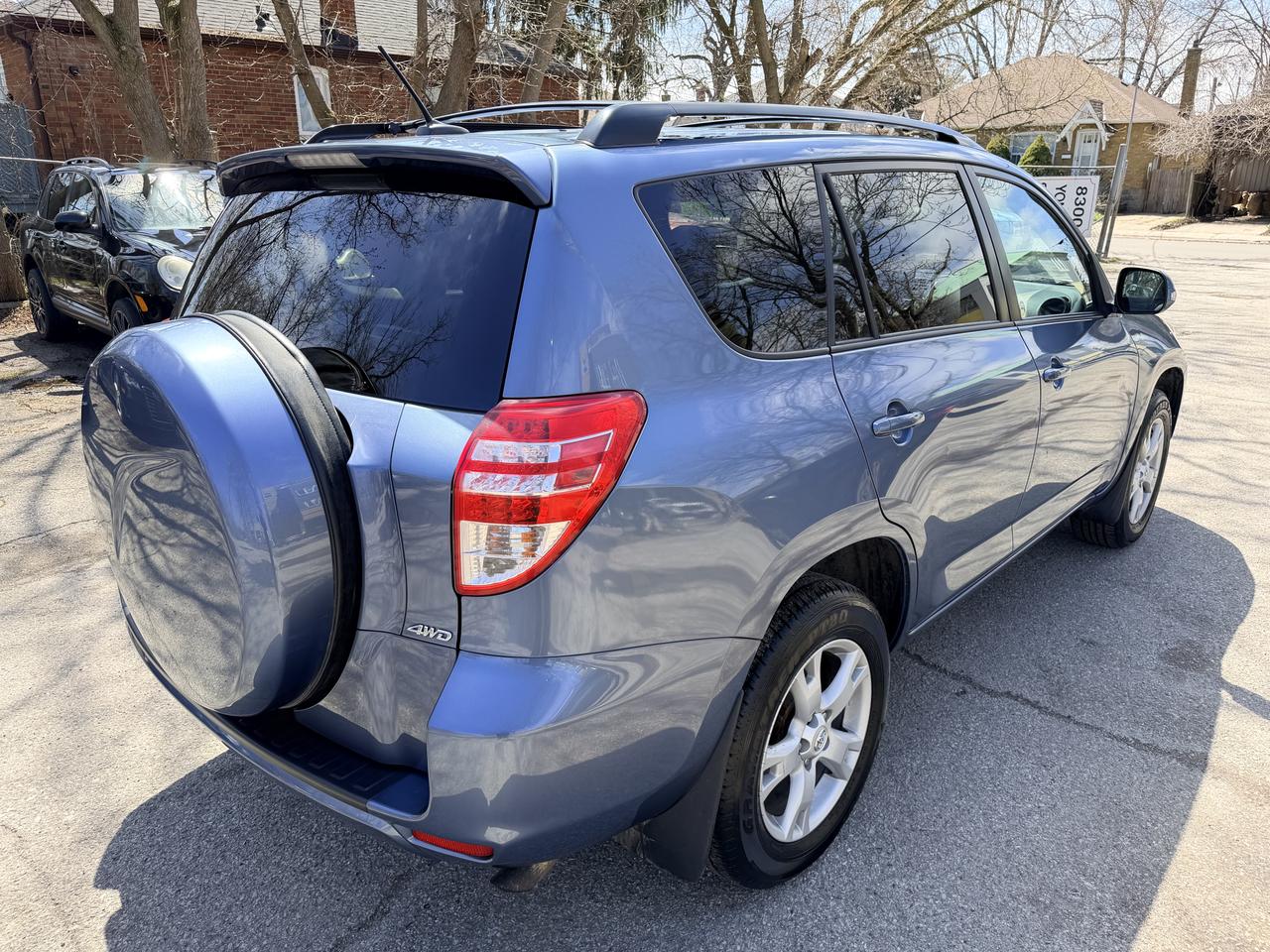 2012 Toyota RAV4 SPORT! - 4WD Photo4