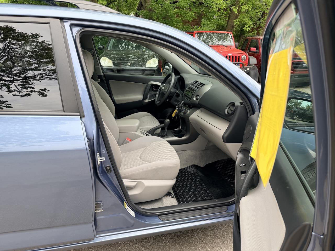 2012 Toyota RAV4 SPORT | SUNROOF | 4WD Photo