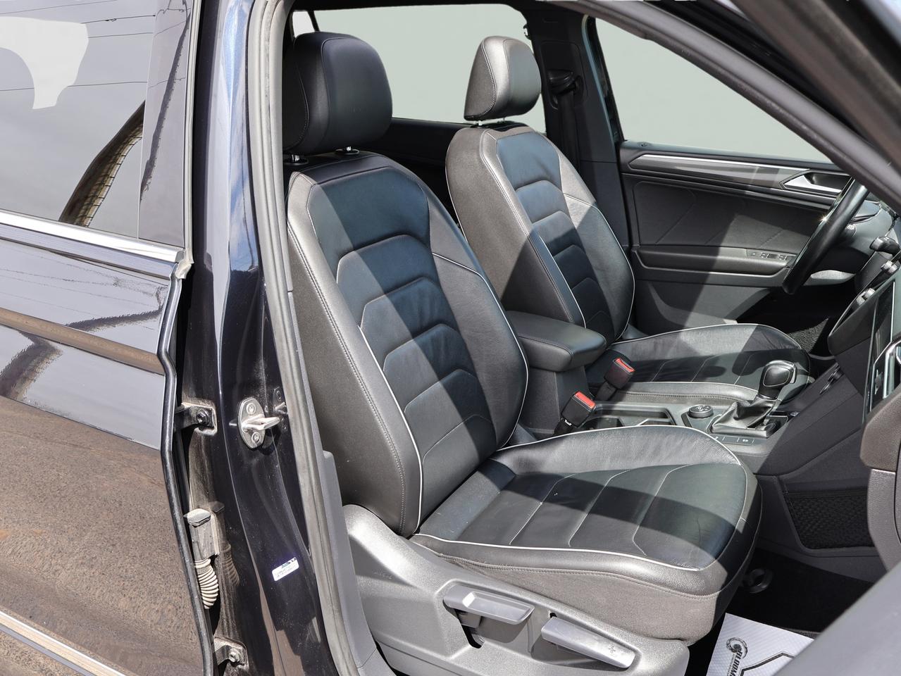 2019 Volkswagen Tiguan HIGHLINE TYPE-R AWD *SERVICE RECORDS* CAMERA NAV BLUETOOTH LEATHER HEATED SEATS PANO ROOF CRUISE ALLOYS Photo