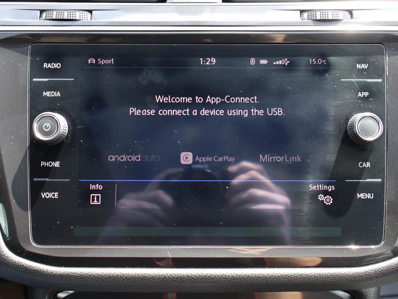 2019 Volkswagen Tiguan HIGHLINE TYPE-R AWD *SERVICE RECORDS* CAMERA NAV BLUETOOTH LEATHER HEATED SEATS PANO ROOF CRUISE ALLOYS Photo