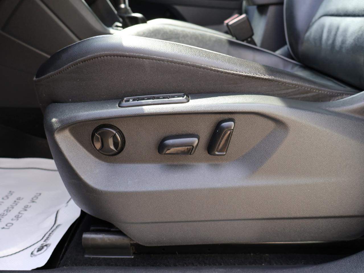 2019 Volkswagen Tiguan HIGHLINE TYPE-R AWD *SERVICE RECORDS* CAMERA NAV BLUETOOTH LEATHER HEATED SEATS PANO ROOF CRUISE ALLOYS Photo