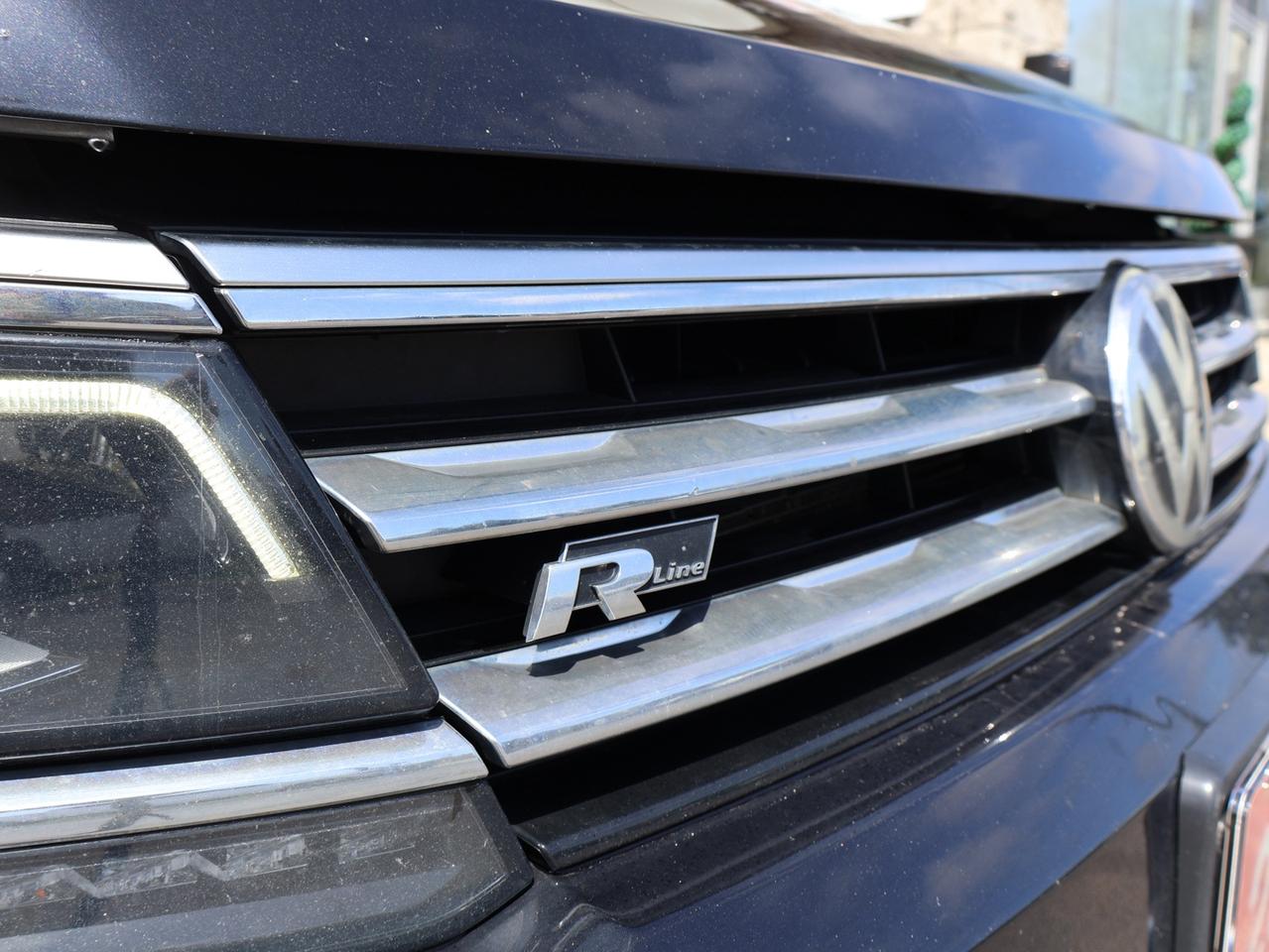 2019 Volkswagen Tiguan HIGHLINE TYPE-R AWD *SERVICE RECORDS* CAMERA NAV BLUETOOTH LEATHER HEATED SEATS PANO ROOF CRUISE ALLOYS Photo