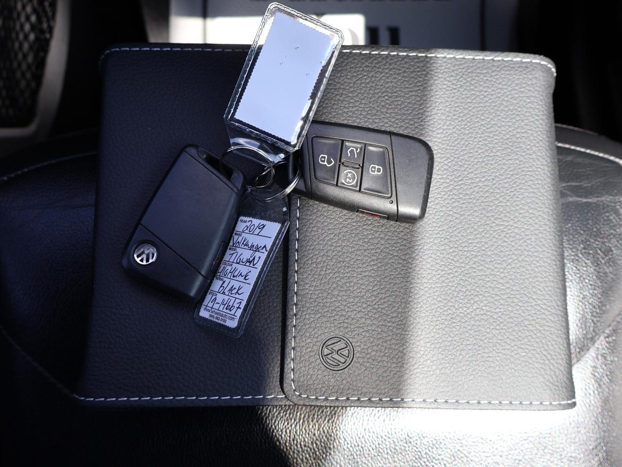 2019 Volkswagen Tiguan HIGHLINE TYPE-R AWD *SERVICE RECORDS* CAMERA NAV BLUETOOTH LEATHER HEATED SEATS PANO ROOF CRUISE ALLOYS Photo