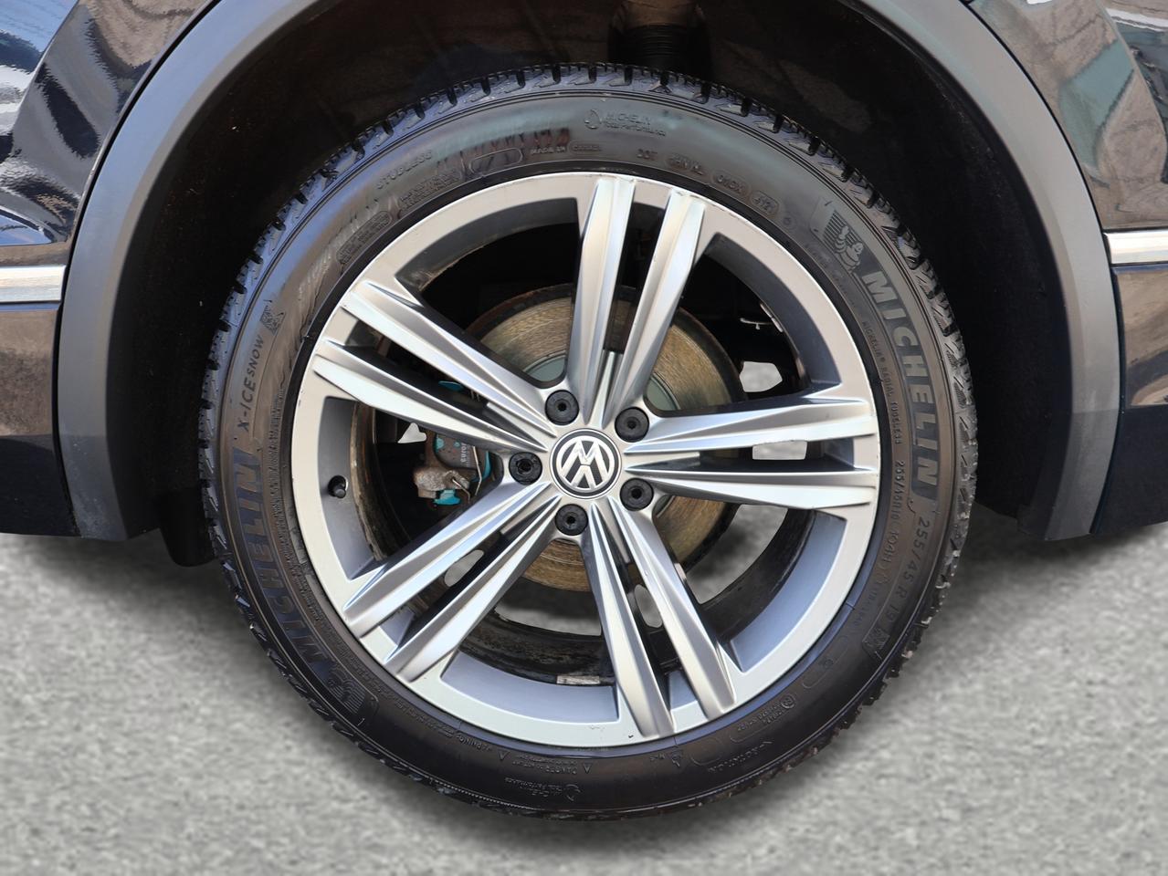 2019 Volkswagen Tiguan HIGHLINE TYPE-R AWD *SERVICE RECORDS* CAMERA NAV BLUETOOTH LEATHER HEATED SEATS PANO ROOF CRUISE ALLOYS Photo