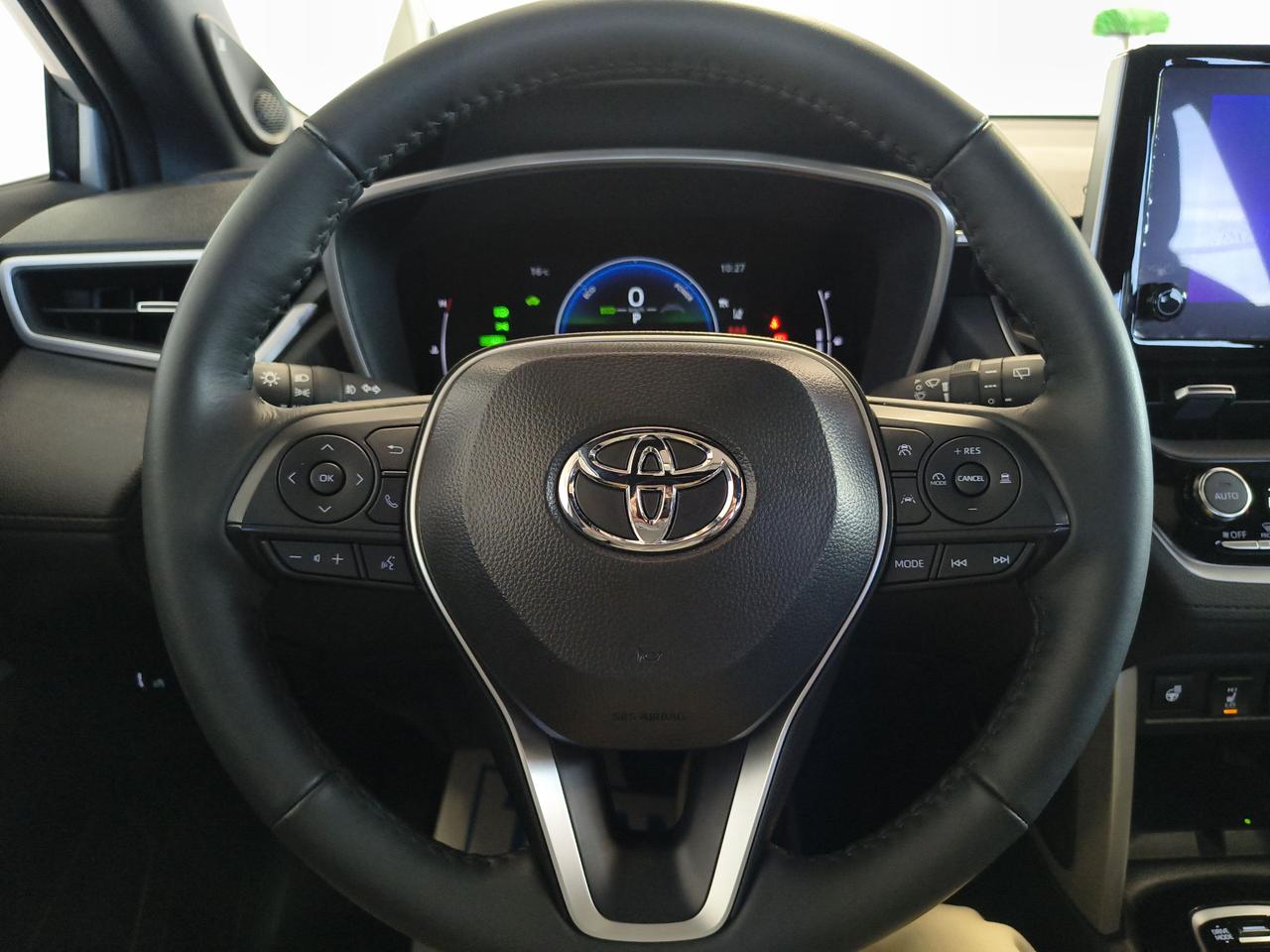 2025 Toyota Corolla Cross HYBRID SE Photo0