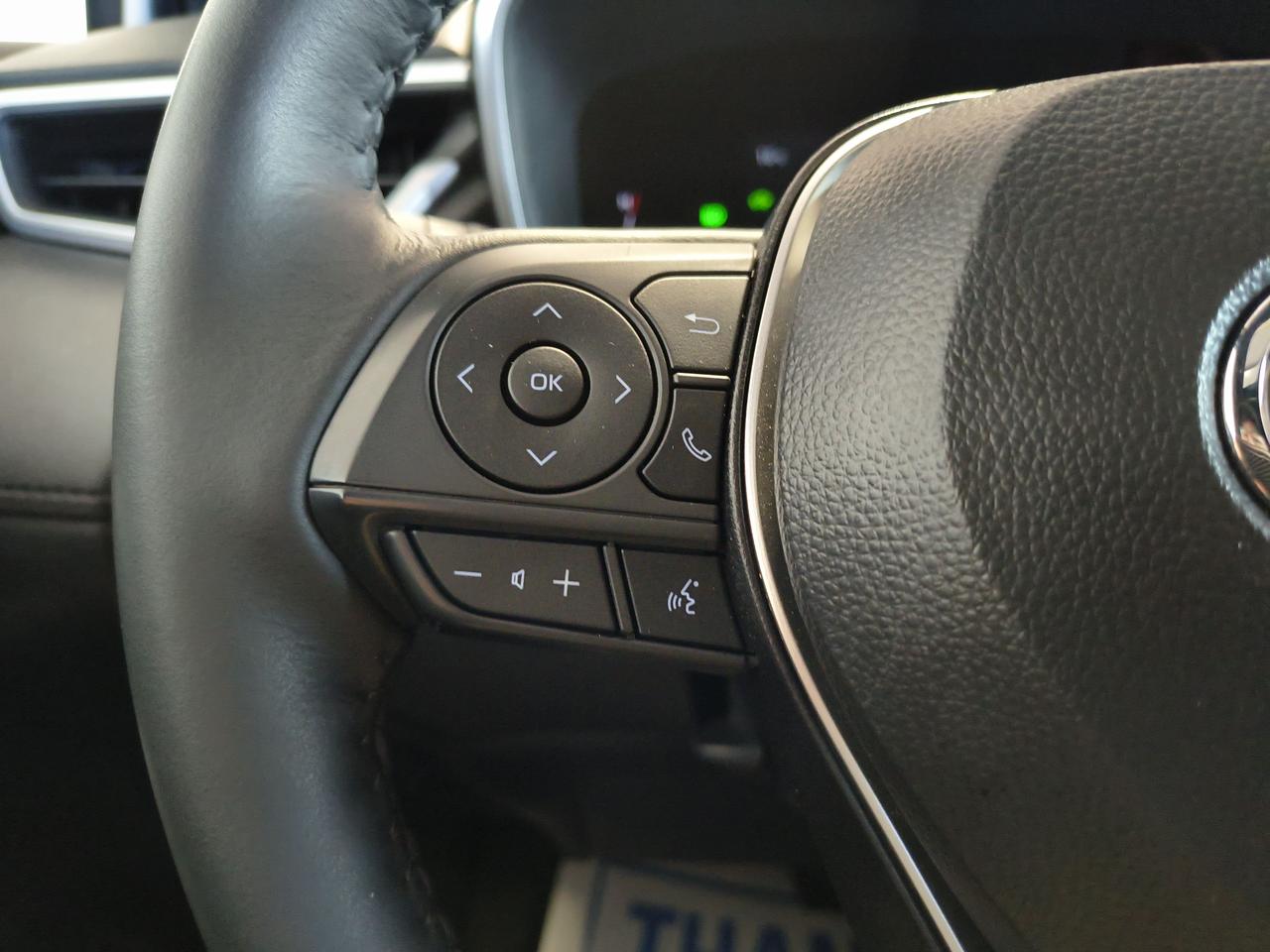 2025 Toyota Corolla Cross HYBRID SE Photo0