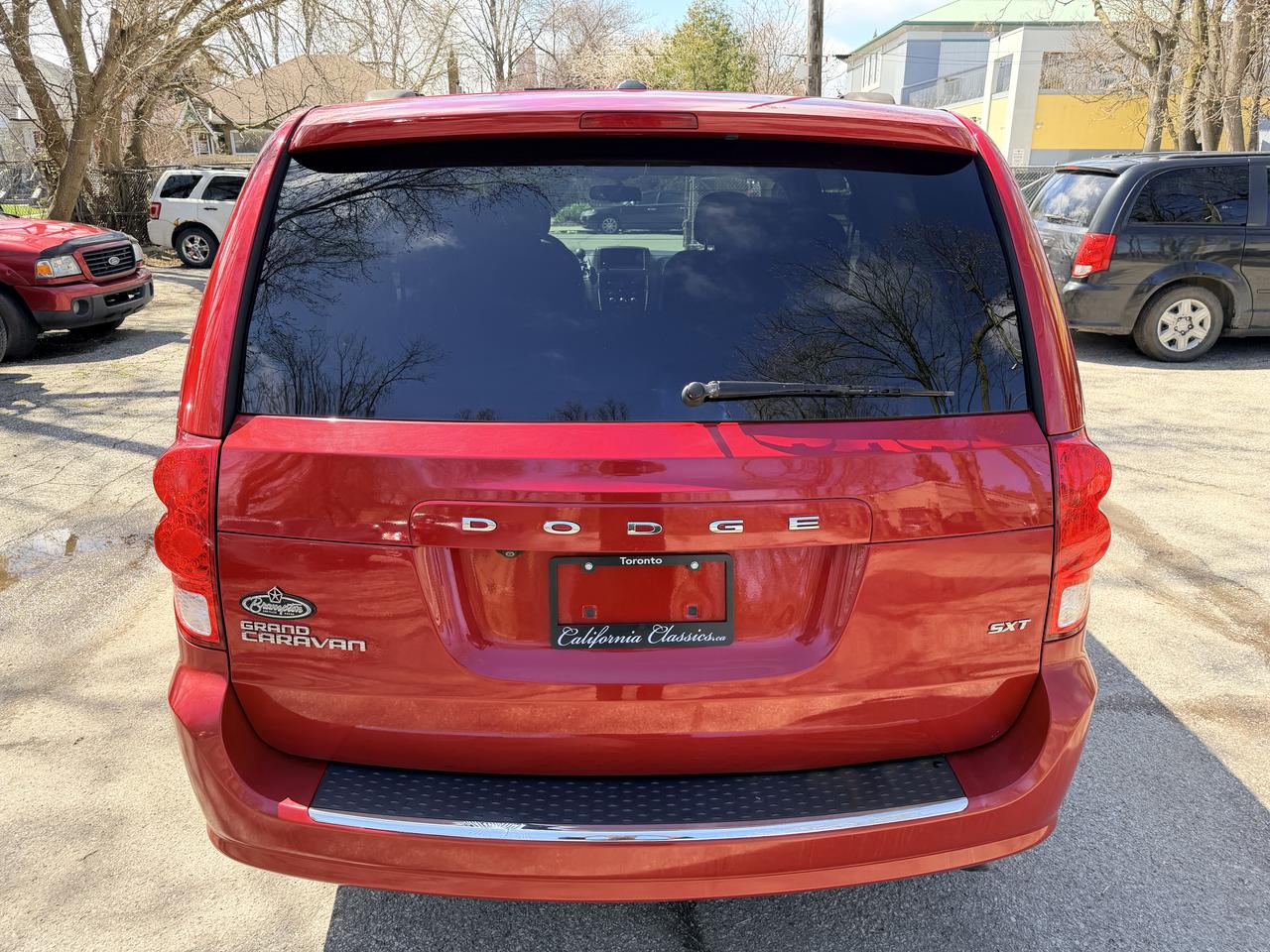 2015 Dodge Grand Caravan SXT Photo3