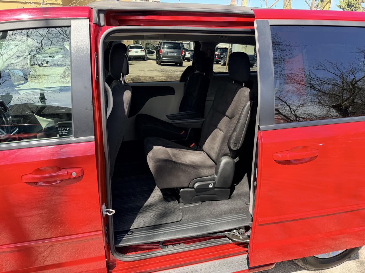 2015 Dodge Grand Caravan SXT Photo