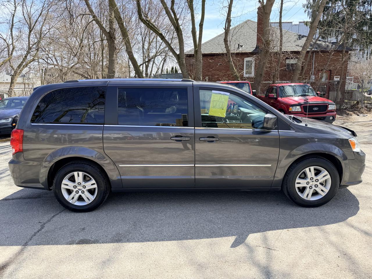 2015 Dodge Grand Caravan Crew Photo