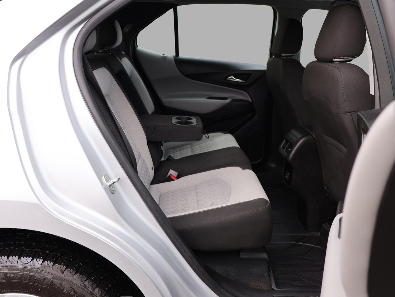 2022 Chevrolet Equinox LS AWD CERTIFIED *ACCIDENT FREE*CHEVY MAINTAIN* CAMERA BLUETOOTH LEATHER HEATED SEATS CRUISE ALLOYS Photo