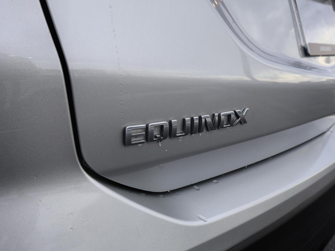 2022 Chevrolet Equinox LS AWD CERTIFIED *ACCIDENT FREE*CHEVY MAINTAIN* CAMERA BLUETOOTH LEATHER HEATED SEATS CRUISE ALLOYS Photo
