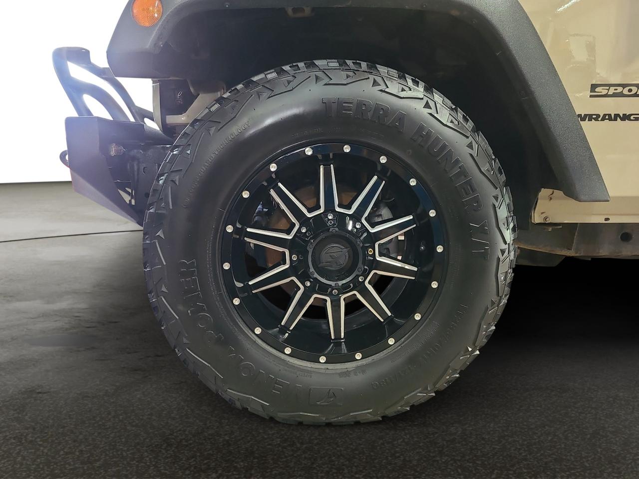 2017 Jeep Wrangler SPORT - Photo #9