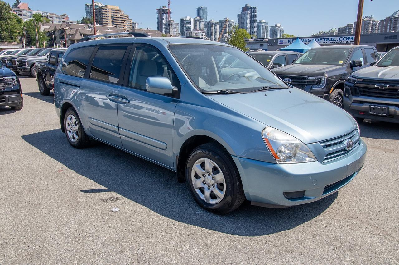 2009 Kia Sedona LX Photo3