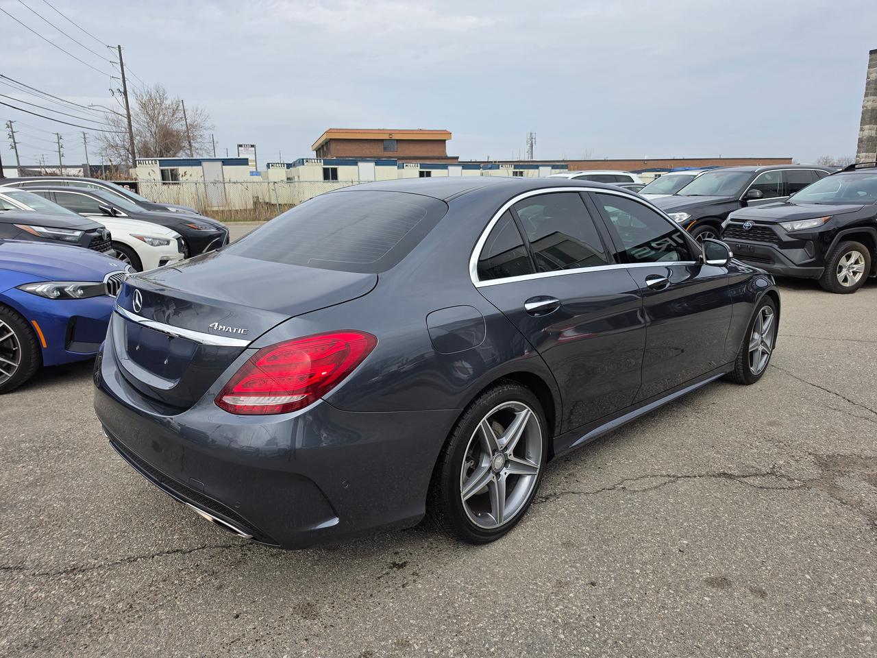 2015 Mercedes-Benz C-Class C 300 | CLEAN Photo4