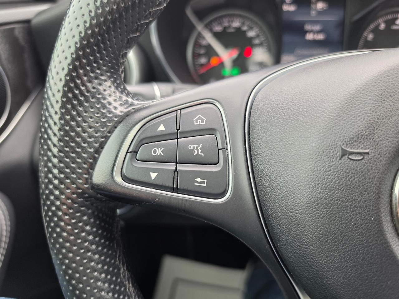 2015 Mercedes-Benz C-Class C 300 | CLEAN Photo