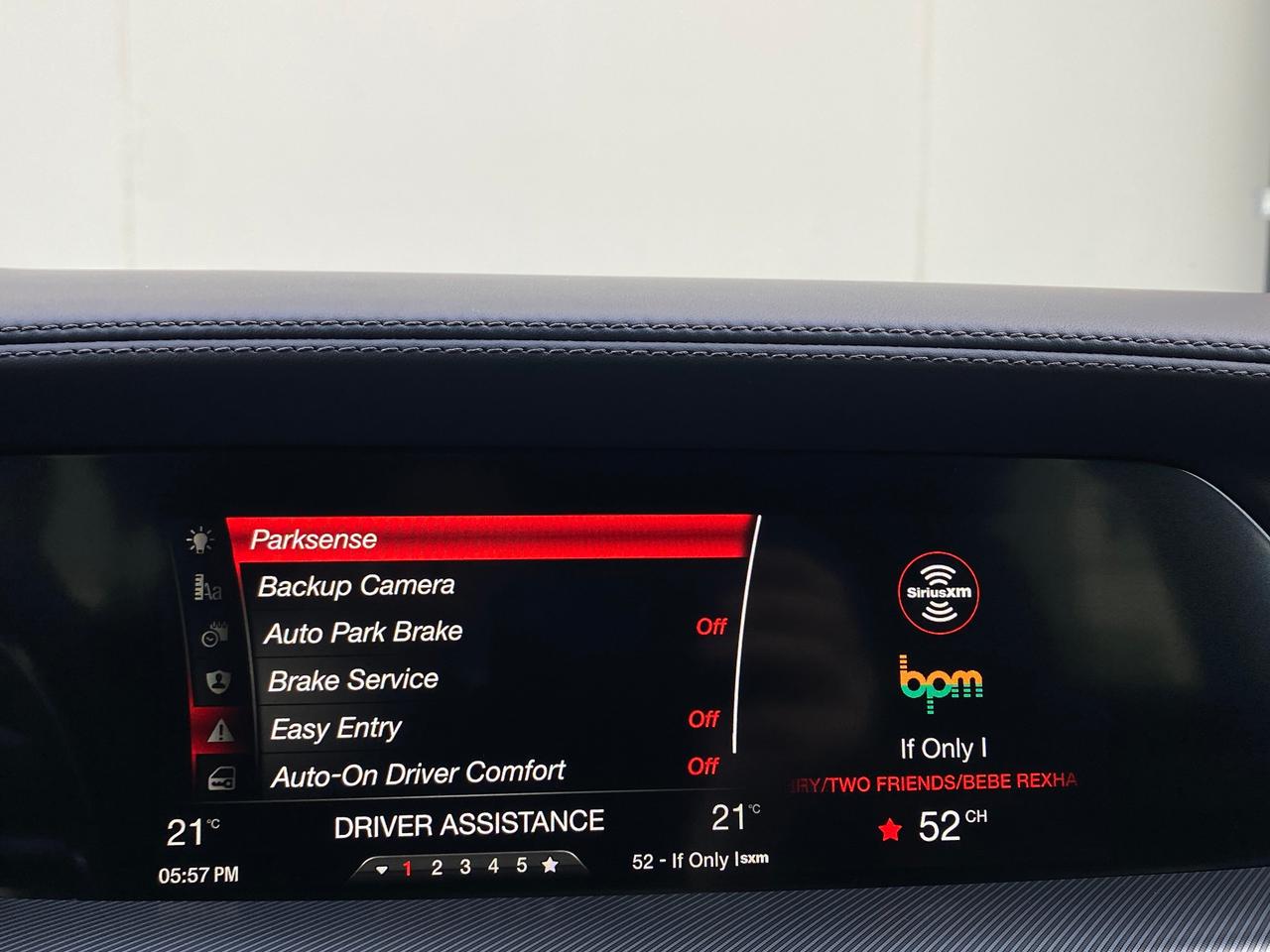 2019 Alfa Romeo Stelvio Ti Q4 SPORT-NERO EDIZIONE-NAV-CAMERA-PANO ROOF Photo