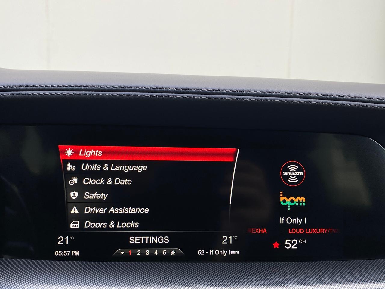 2019 Alfa Romeo Stelvio Ti Q4 SPORT-NERO EDIZIONE-NAV-CAMERA-PANO ROOF Photo