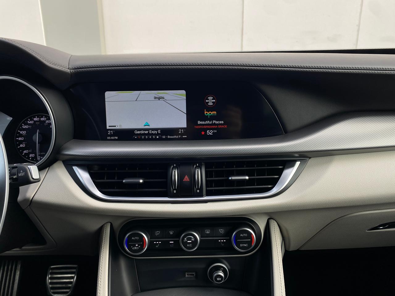 2019 Alfa Romeo Stelvio Ti Q4 SPORT-NERO EDIZIONE-NAV-CAMERA-PANO ROOF Photo