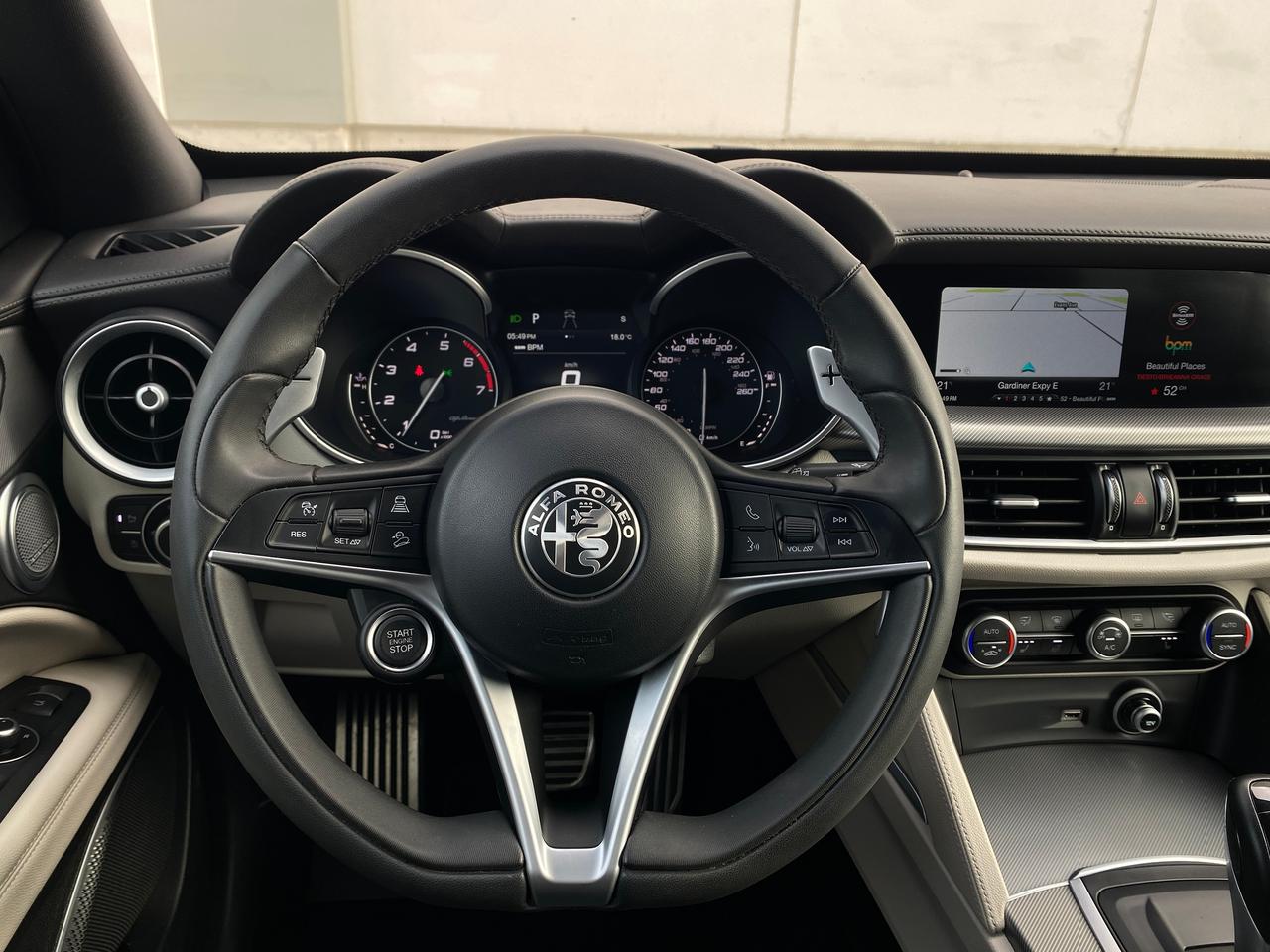 2019 Alfa Romeo Stelvio Ti Q4 SPORT-NERO EDIZIONE-NAV-CAMERA-PANO ROOF Photo