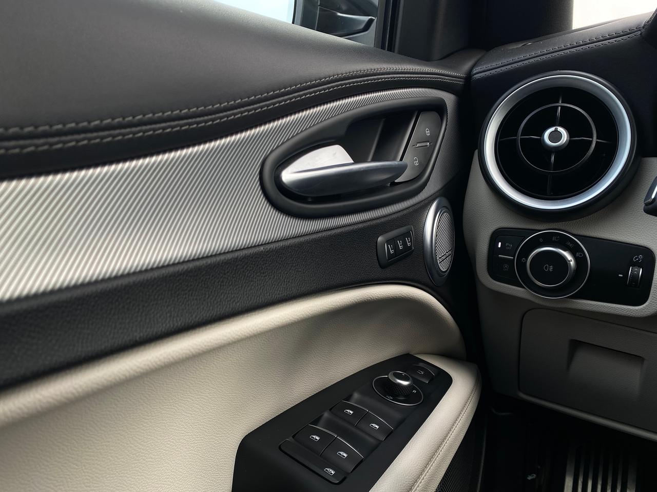 2019 Alfa Romeo Stelvio Ti Q4 SPORT-NERO EDIZIONE-NAV-CAMERA-PANO ROOF Photo