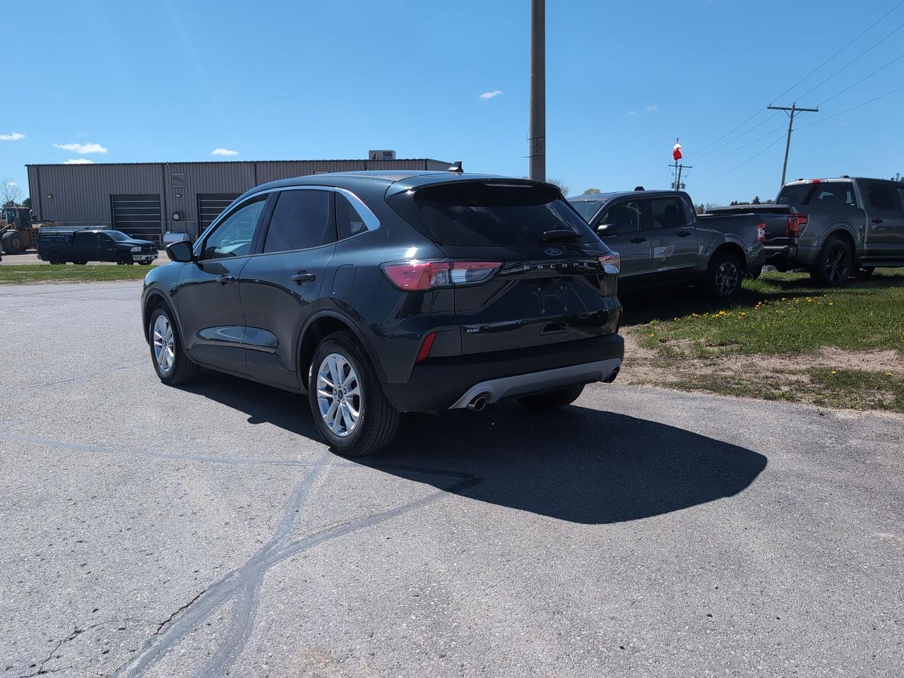 2022 Ford Escape SE FWD Photo3