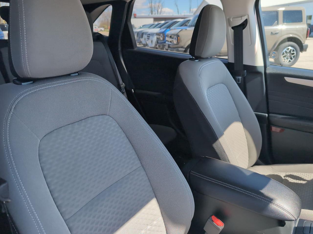 2022 Ford Escape SE FWD Photo