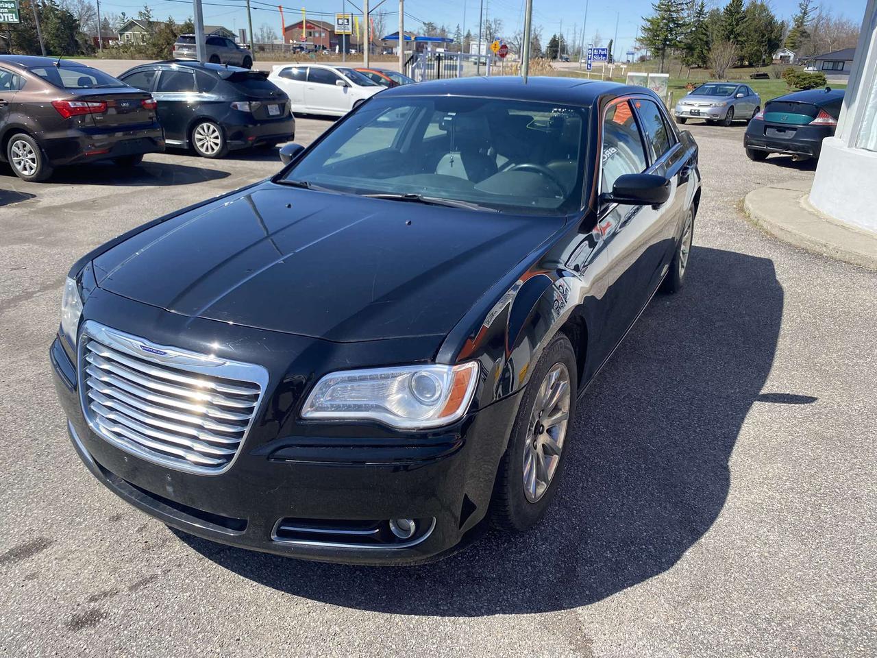 2013 Chrysler 300 4dr Sdn Touring RWD Photo2