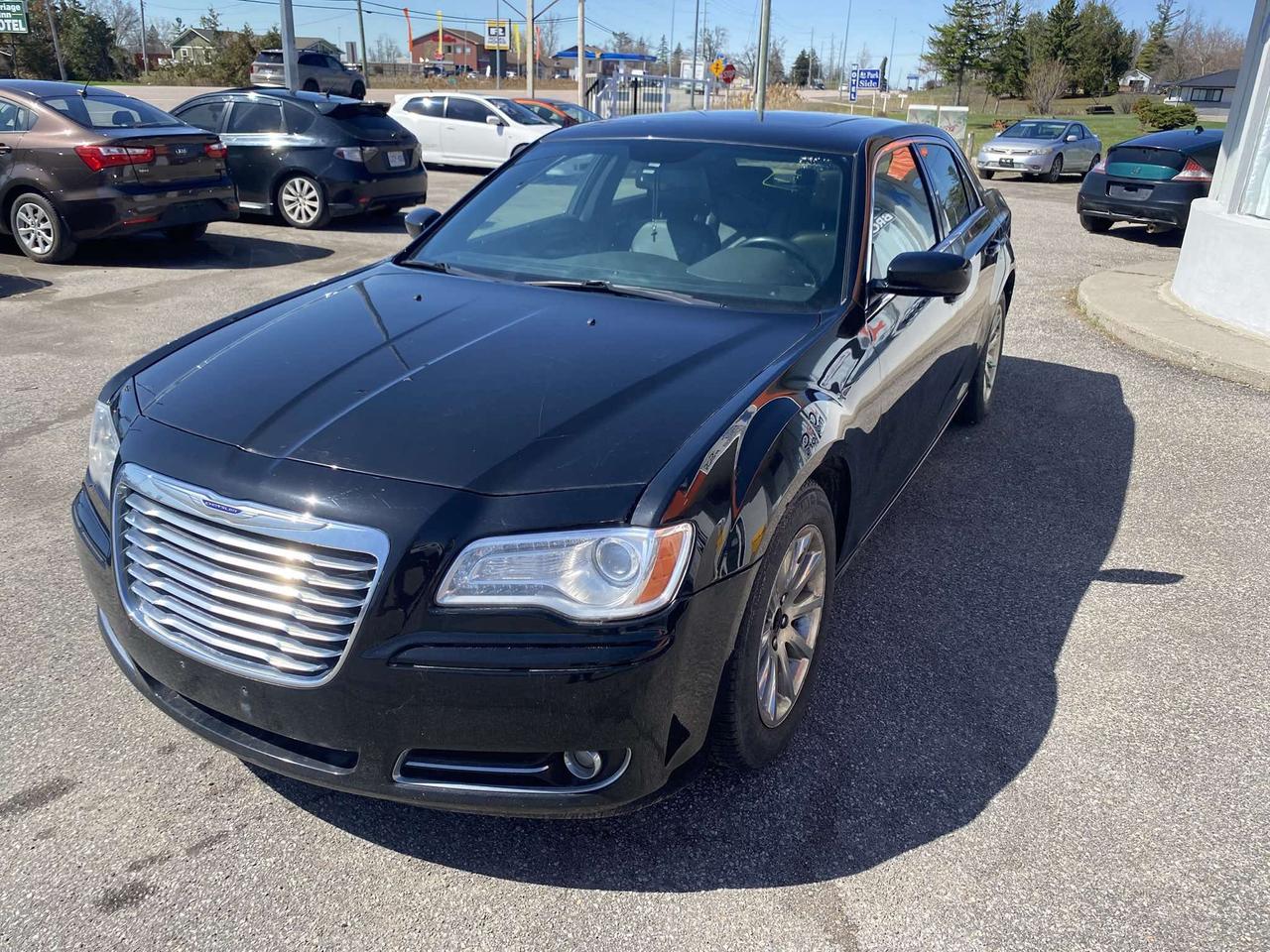 2013 Chrysler 300 4dr Sdn Touring RWD Photo2
