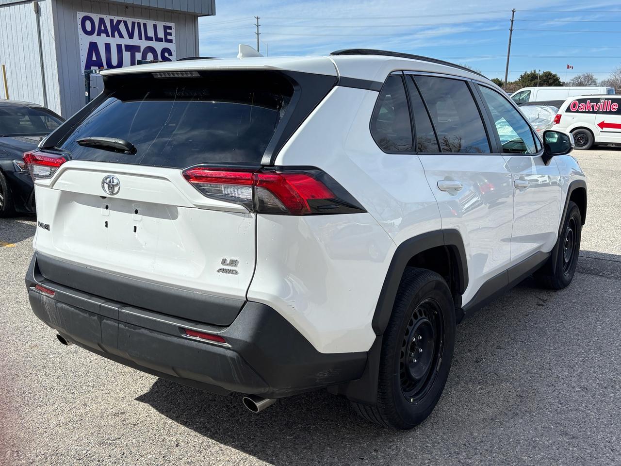 2021 Toyota RAV4 LE AWD Photo