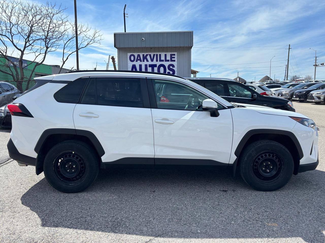 2021 Toyota RAV4 LE AWD Photo