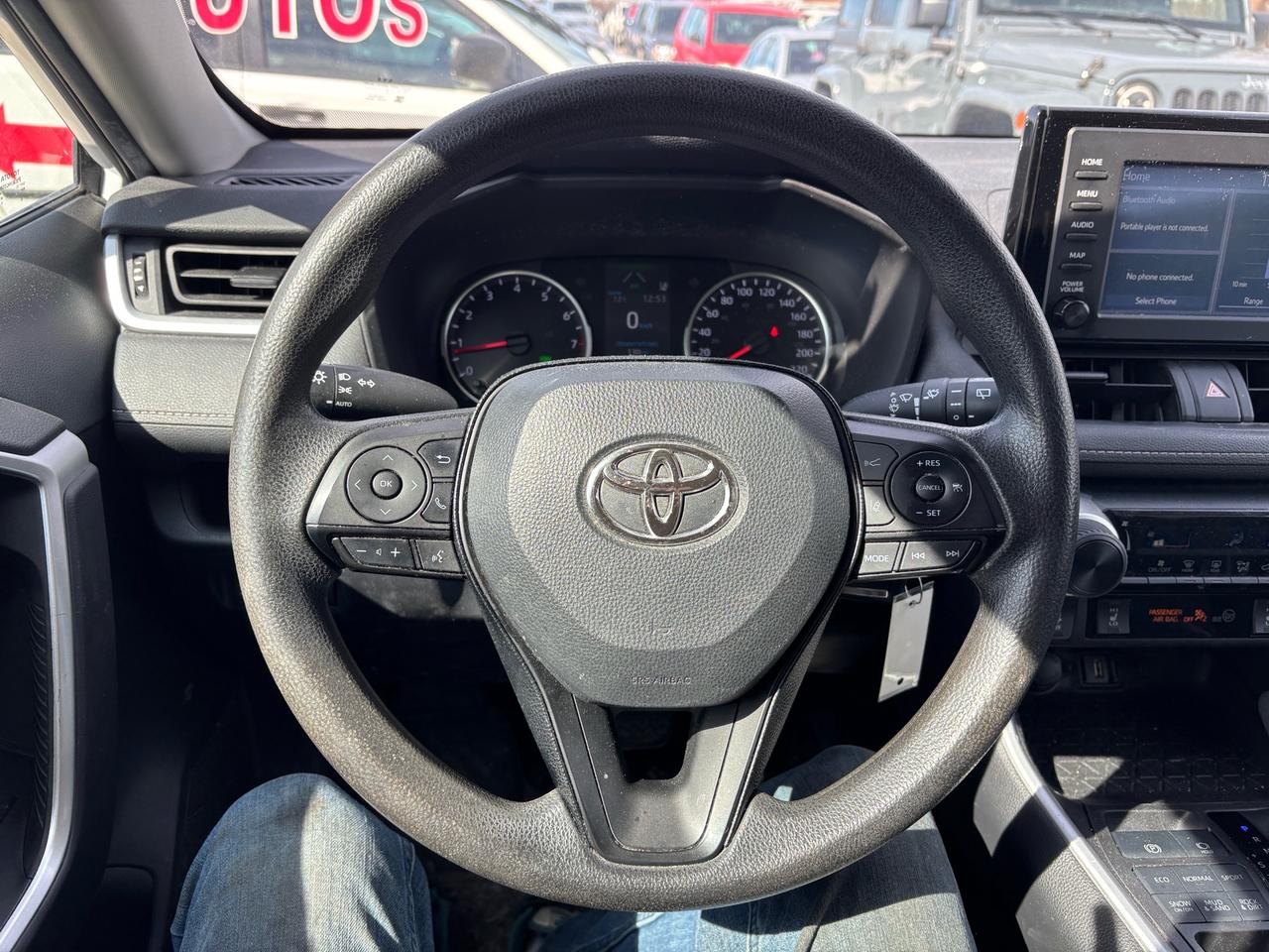 2021 Toyota RAV4 LE AWD Photo