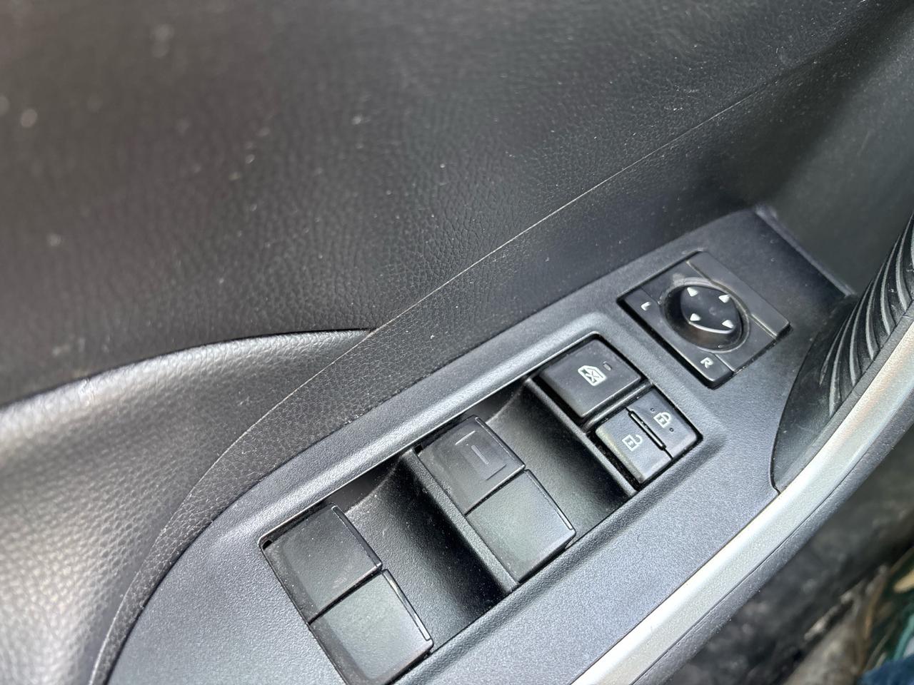 2021 Toyota RAV4 LE AWD Photo