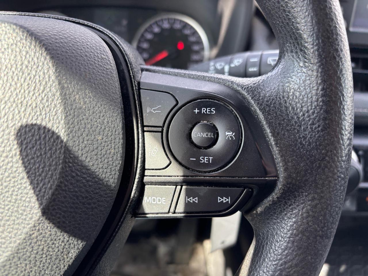 2021 Toyota RAV4 LE AWD Photo