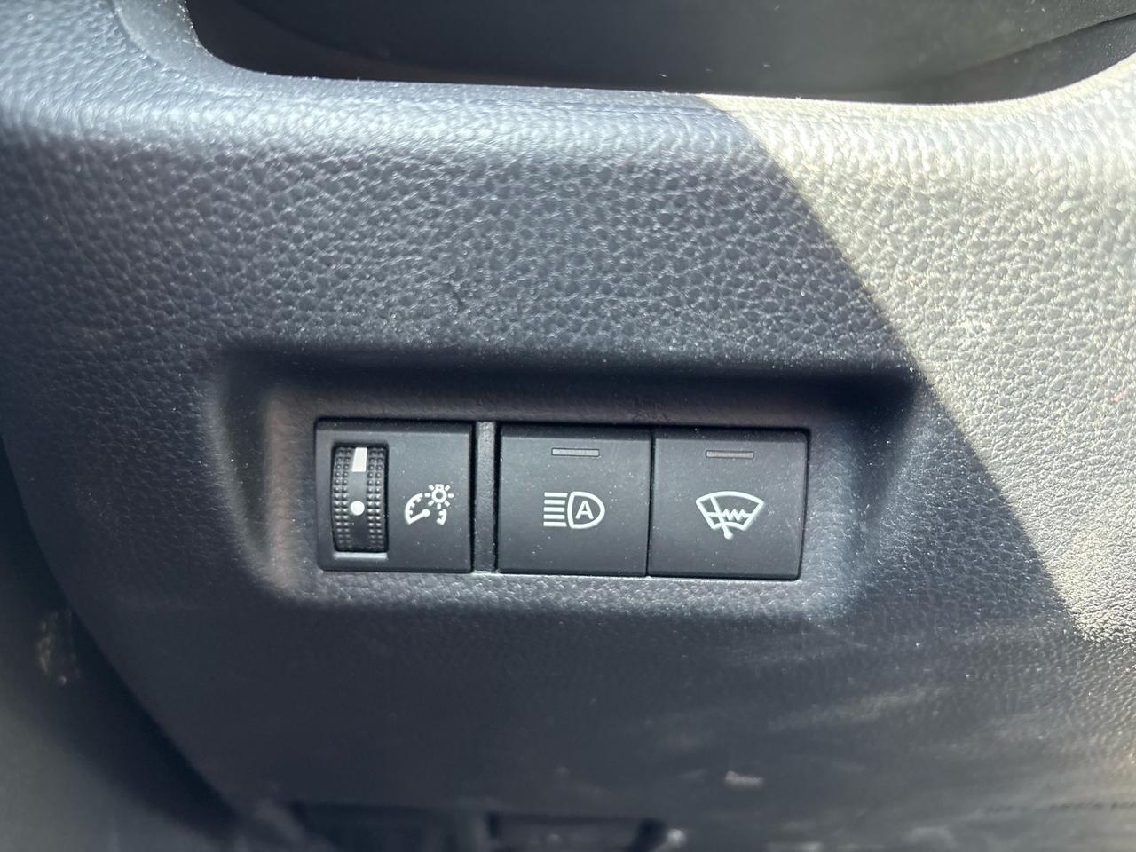 2021 Toyota RAV4 LE AWD Photo