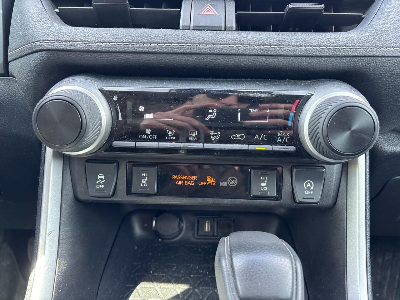 2021 Toyota RAV4 LE AWD Photo